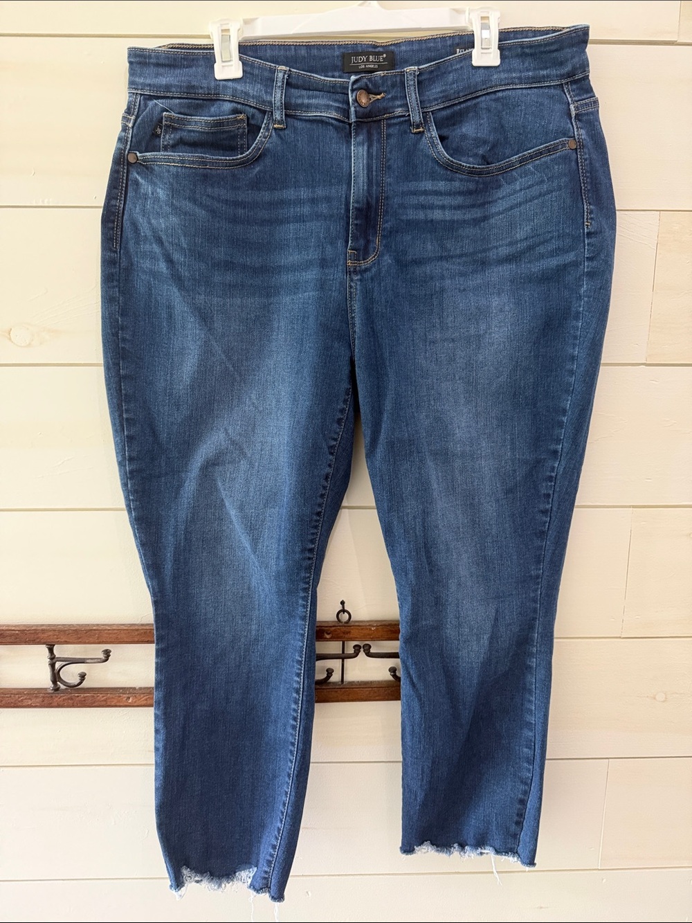 Judy Blue Medium-Dark Blue Ankle Crop Skinny Jeans